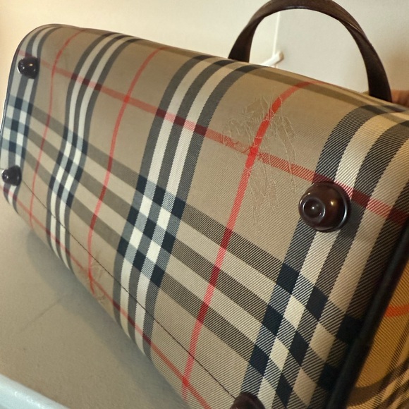 vintage Burberry Boston bag featuring the iconic Haymarket bag - Picture 7 of 16